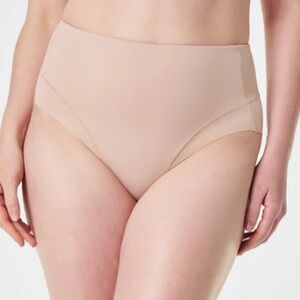 New Spanx Seamless Nude Underwear